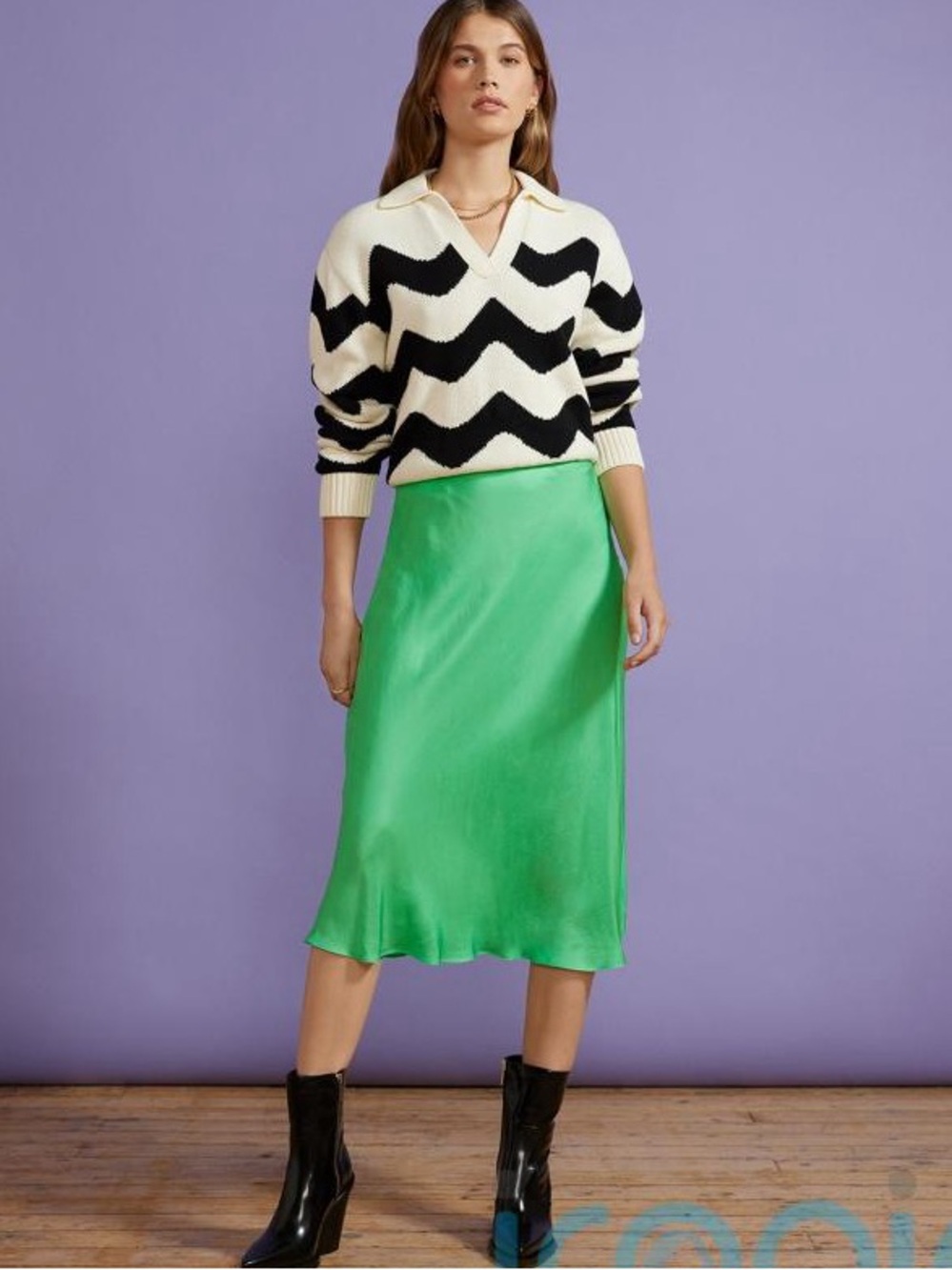 Kitri Mono wave chunky V-Neck Sweater with Bold Chevron Stripes - Cream & Black